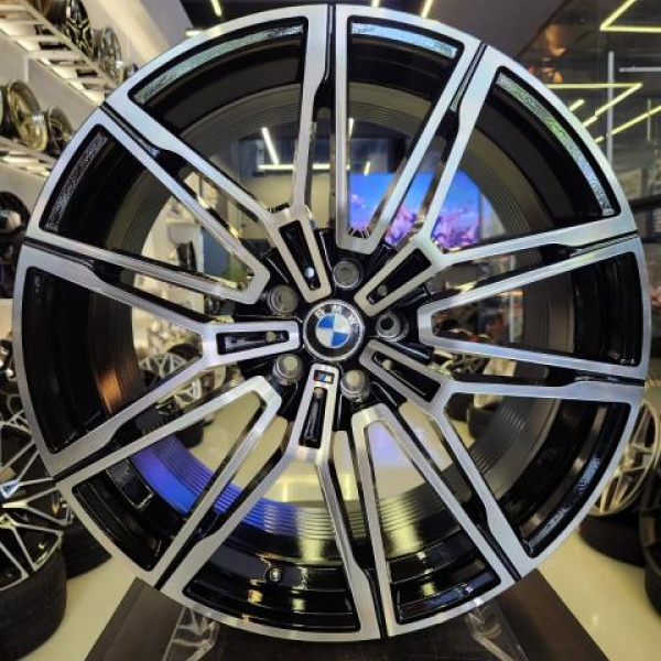 BMW M4 COMPETITION